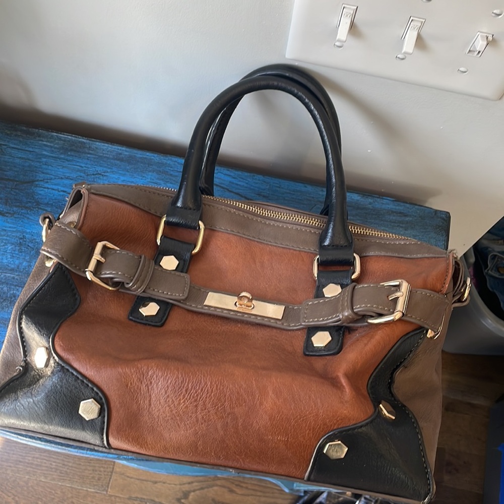 Women’s Melie Bianco Black, Brown, Gold GUC